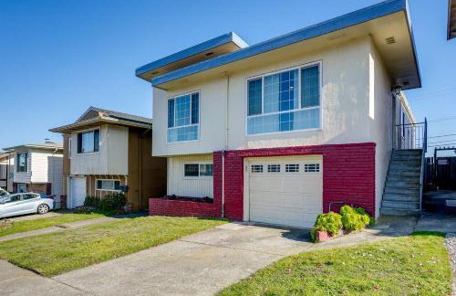Easy SF Access! Spacious Family Home with Yard - Foto 3