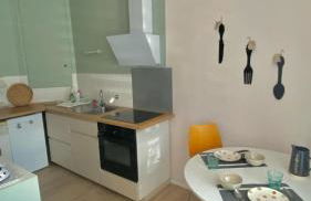 Agréable petit gîte avec jardinet et piscine - Foto 6