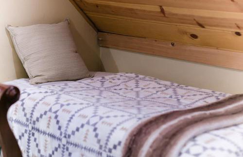 Majestic Log A Frame by Lake, Loft & Deck - Foto 16