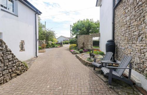 The Stables - Photo 35
