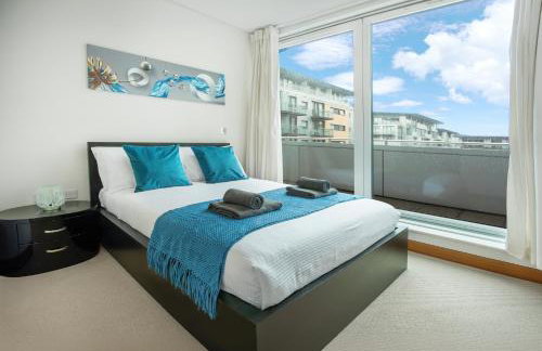 Contemporary Penthouse in Battersea Power Station - Photo 7