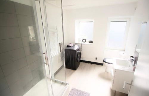 Triplex Lumineux à Cherbourg, hyper centre, 2 pas du Port & Vie Nocturne, Intendance Luxury Host - Foto 18