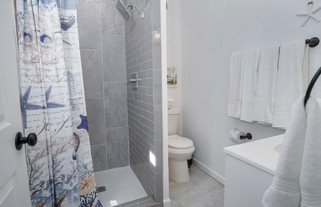 Charming 4BR 2BA Only 5 Mins Downtown Riverwalk - Foto 17