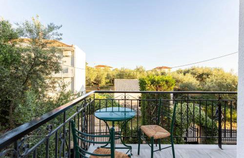 Avia's Seaside Hideaway with Lush Garden - Foto 26