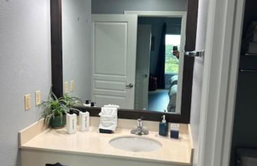 Condo near Disney Springs-Free shuttle to Parks - Foto 76