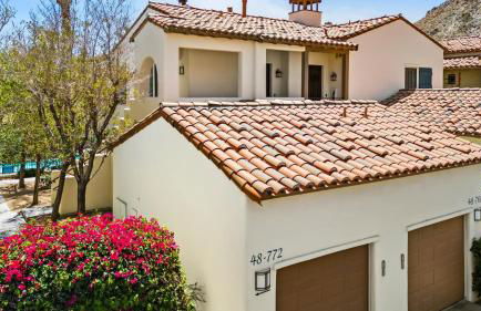 LV105 Upstairs 1 Bedroom Overlooking the Pool - Photo 1