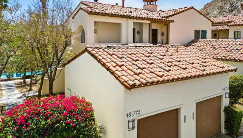 LV105 Upstairs 1 Bedroom Overlooking the Pool - Photo 1