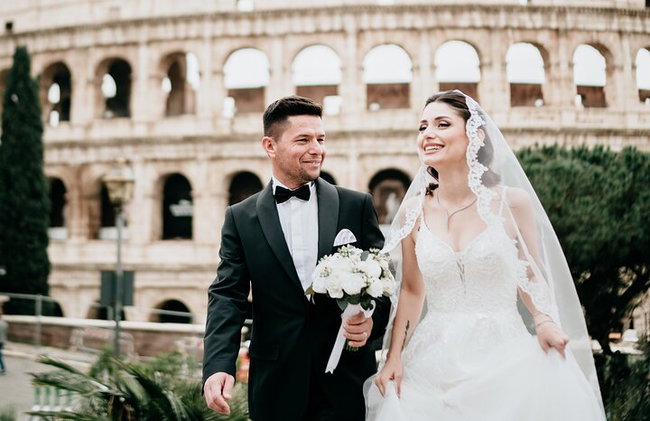 Wedding Honeymoon Photoshoot in Rome - Photo 8