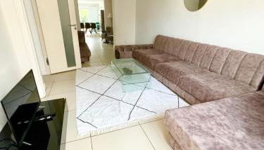 Large 6-bedroom house, close to Lille city center, CHR - Foto 1