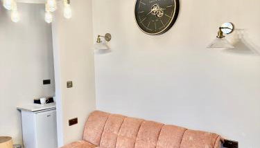 Double Deluxe Centre Apartment- Free Parking - Self Check-In - Cctv - Foto 3