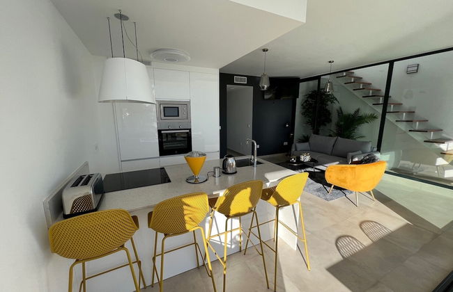 Outstanding 2 bed Apartment With Rooftop sea Views - Foto 8