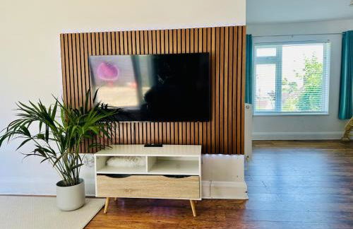 Woodingdean Contractor Pad - FREE Car & Van Parking - Foto 56