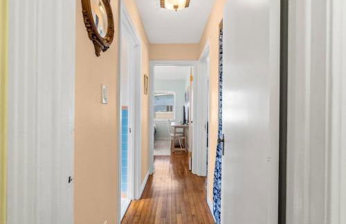 Visit Nonna's Beach Cottage & Enjoy the Sunshine with a Short Walk to the Beach! - Foto 12