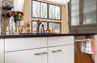 3Br 2Bath Midcentury Ski Chalet with Hot Tub & Kids' Loft - Photo 16