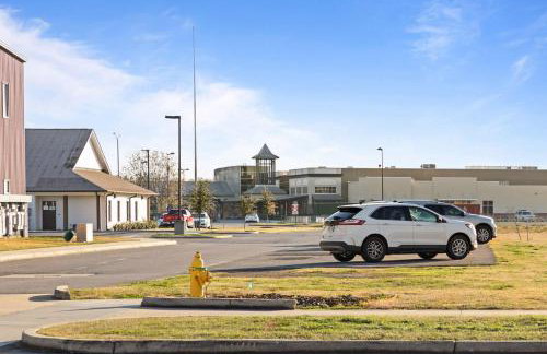 NEW Willow House KING Garage Sports Complex - Foto 2