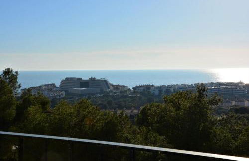 Villa Sitges Julia Vista Espectacular 2 k m s de la Playa Comoda & Area Tranquila Amplitud interior y plana - Foto 9