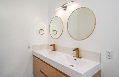 Newly remodeled home w pool & private back yard - Foto 11