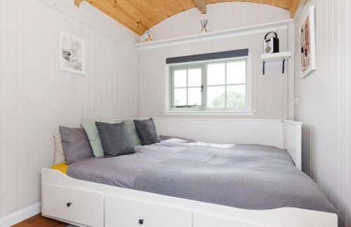 The Witterings Shepherds’ Hut - Foto 16