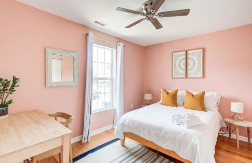 Walk to the Beach! Beach Passes | Games I King Bed - Foto 41