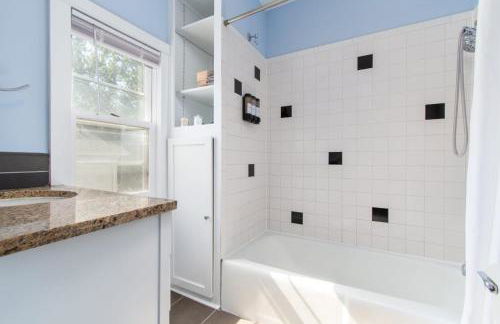 Dundee Getaway Firepit BBQ Walk to Dining & Shops - Foto 36