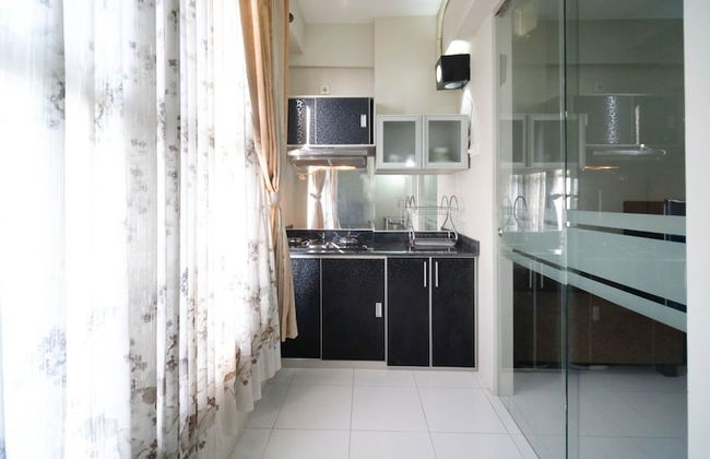 Simple And Homey 2Br At Dian Regency Apartment - Photo 11