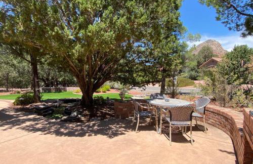 Luxe Boutique-Style Home w/Indoor Hot Tub - Foto 45