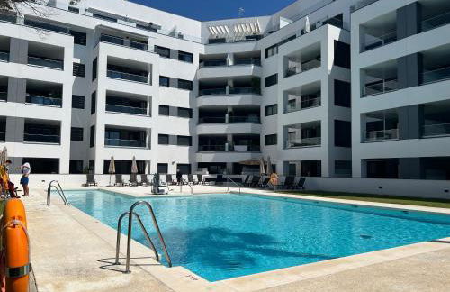 New build modern ap 4 min walk to the beach and Marbella old town - Foto 27