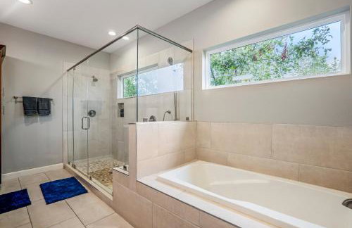 Spacious Luxe Stay , Near DT, MedCtr & NRG, New - Photo 26