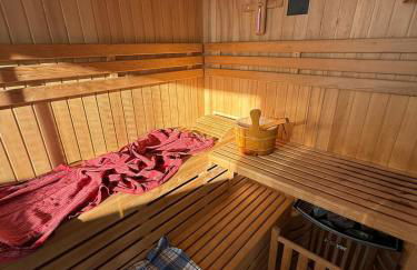 Penthouse mit Sauna, Jacuzzi & Tischkicker - Foto 6