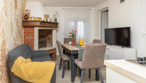 Awesome Home In Nedescina With Wifi - Foto 3