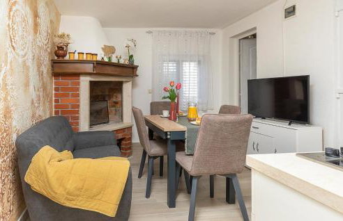 Awesome Home In Nedescina With Wifi - Foto 3