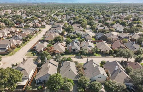 3-BD 2-BA Northern Dallas Retreat Hot Tub and BBQ - Photo 47