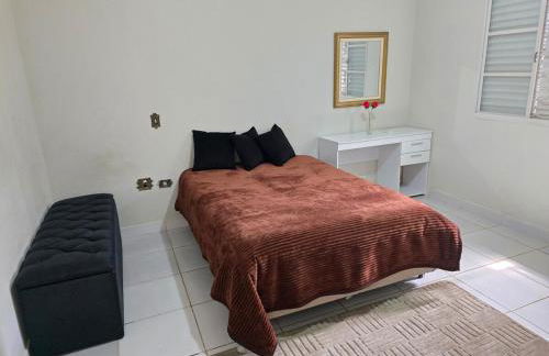 Casa ampla mobiliada com estacionamento para até 5 veículos - Foto 11