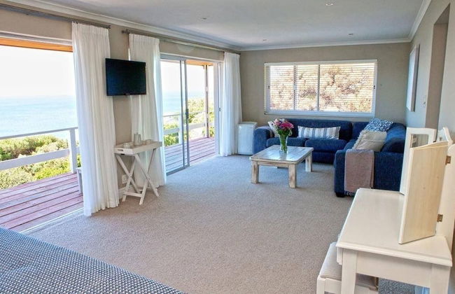 Seabreeze Luxury Two Bedroom Penthouse - Photo 2