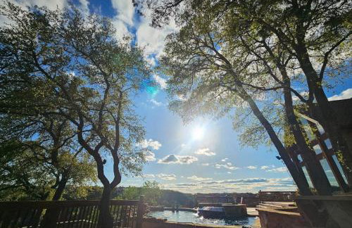 Waterfront Home with Private Pool, Patio & Amazing Sunset View - Foto 30