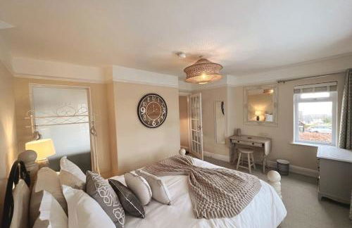 Blue Anchor House - Seaview, Hot Tub Apartments - Photo 42