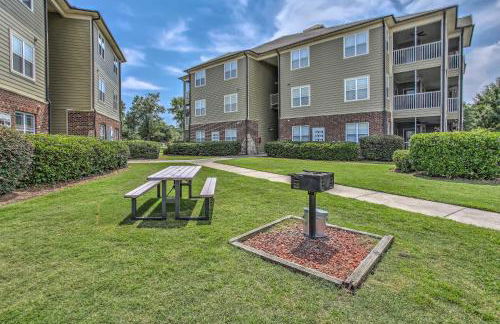 Calabash Condo with Patio and Golf Course Views! - Foto 42