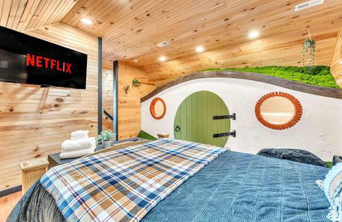 Rivers Ledge Cabin with breathtaking views hot tub & indoor pool - Photo 20