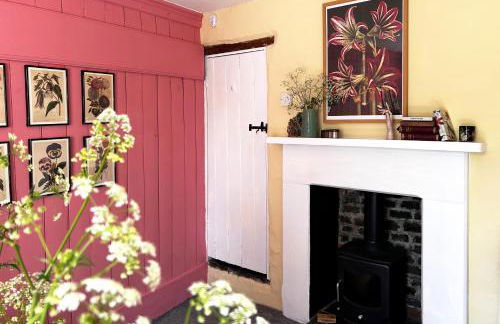 Unique Old Bakery Retreat - Photo 6