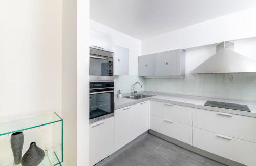 Hermosa Luxury Apartment - Photo 16