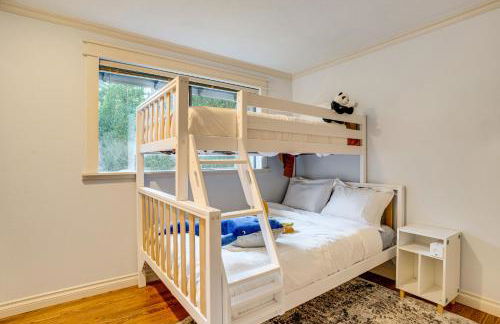 Luxe Redmond Family Home Sauna, Solarium and Creek - Foto 20