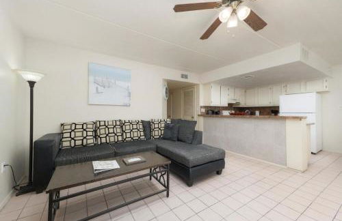 Lovely 2 Bed 2 Bath 2nd Floor Condo By Beach - Foto 16