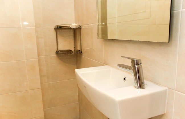 Tidy And Homey Studio Apartment At Mustika Golf Residence - Foto 11