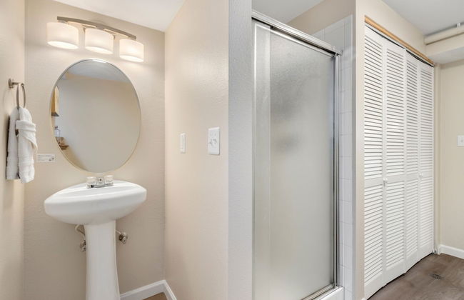 Downtown Windsor Home With Hot Tub & Pool Table - Foto 19