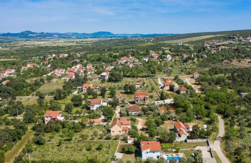 Holiday House Marina with pool - Foto 101