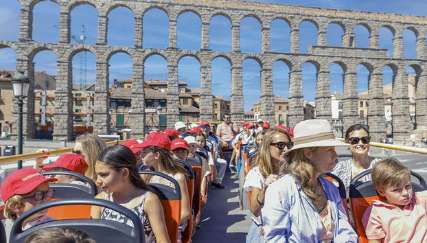 City Sightseeing Segovia - Autobús Turístico Suba y Baje - Foto 2