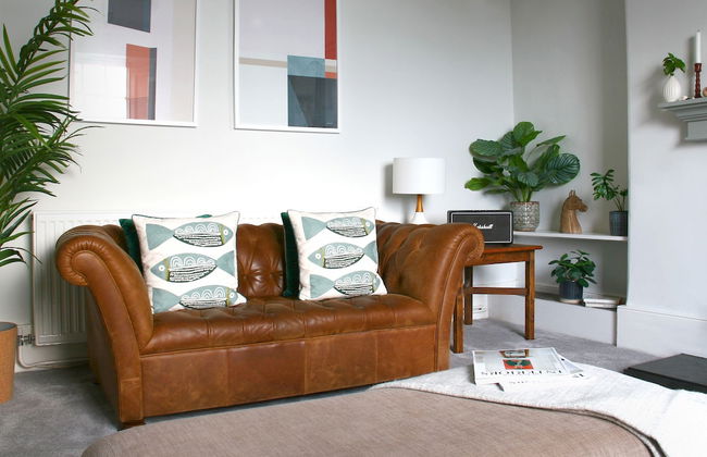 Beautiful 6-bed - Sleeps 12 - Stunning Views - Photo 24