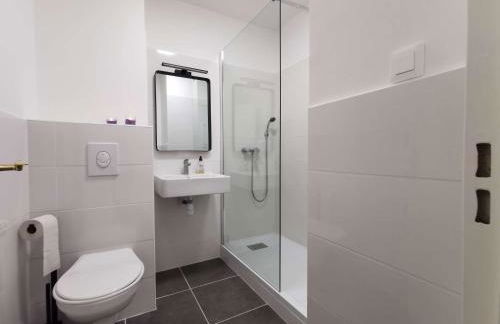 Jardin, terrasse, climatisation, à 5 minutes à pied des plages, commerces et animations - Photo 10