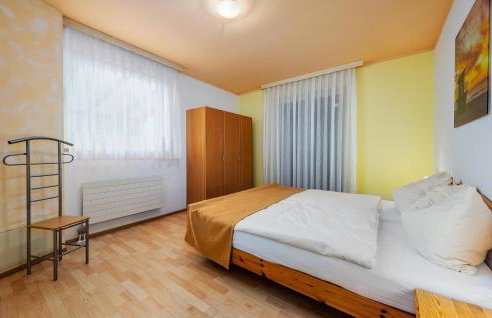 Beautiful Apartment In Umag With Wifi - Foto 12