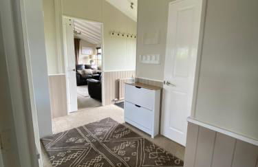 Rew Farm Country & Equestrian Accommodation - Sunrise Lodge - Foto 23